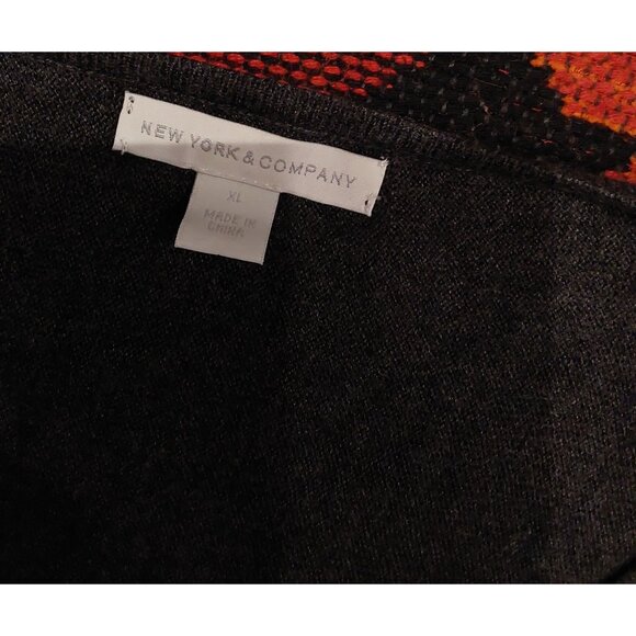 New York & Company XL Gray V-Neck Sequin Embellished Lightweight Knit Top - Picture 3 of 11